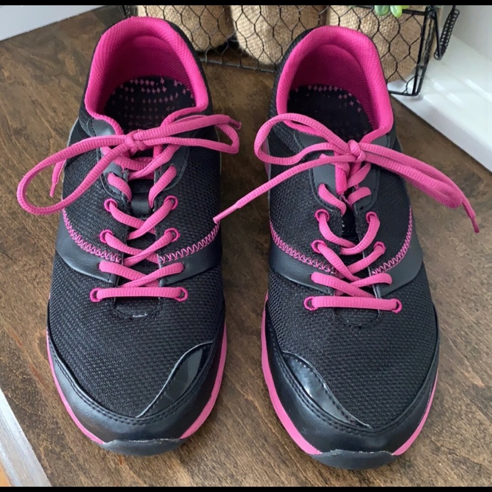Vionic Kona Sneakers Sz 9.5 WIDE